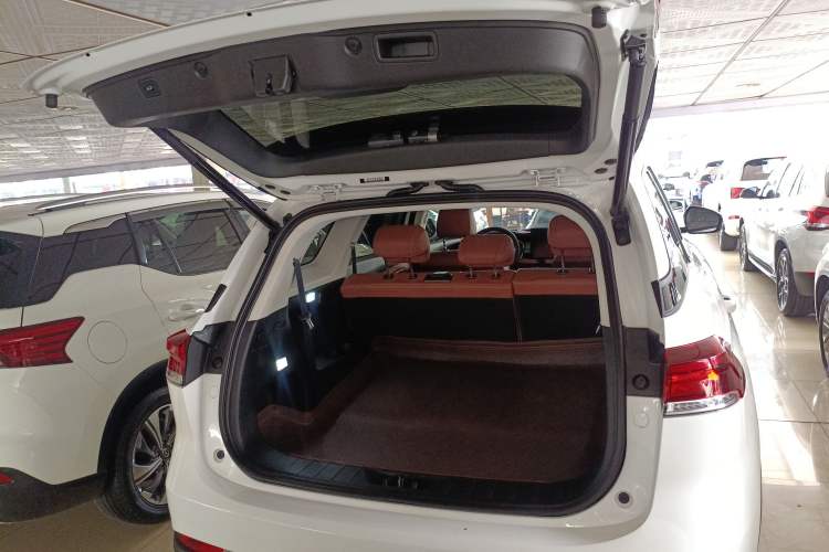Used CHANGAN CS75 2025 Model PRO 1.5T Enjoyment 7-Seater Trunk