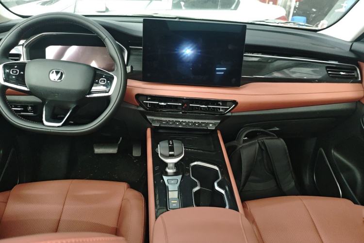 Used CHANGAN CS75 2026 Model PRO 1.5T DCT Prestige 7-Seater Center Console