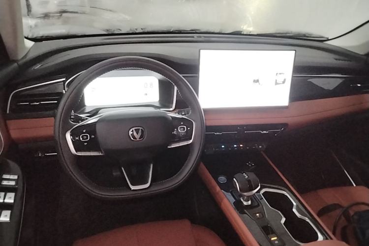 Used CHANGAN CS75 2026 Model PRO 1.5T DCT Prestige 7-Seater Center Console