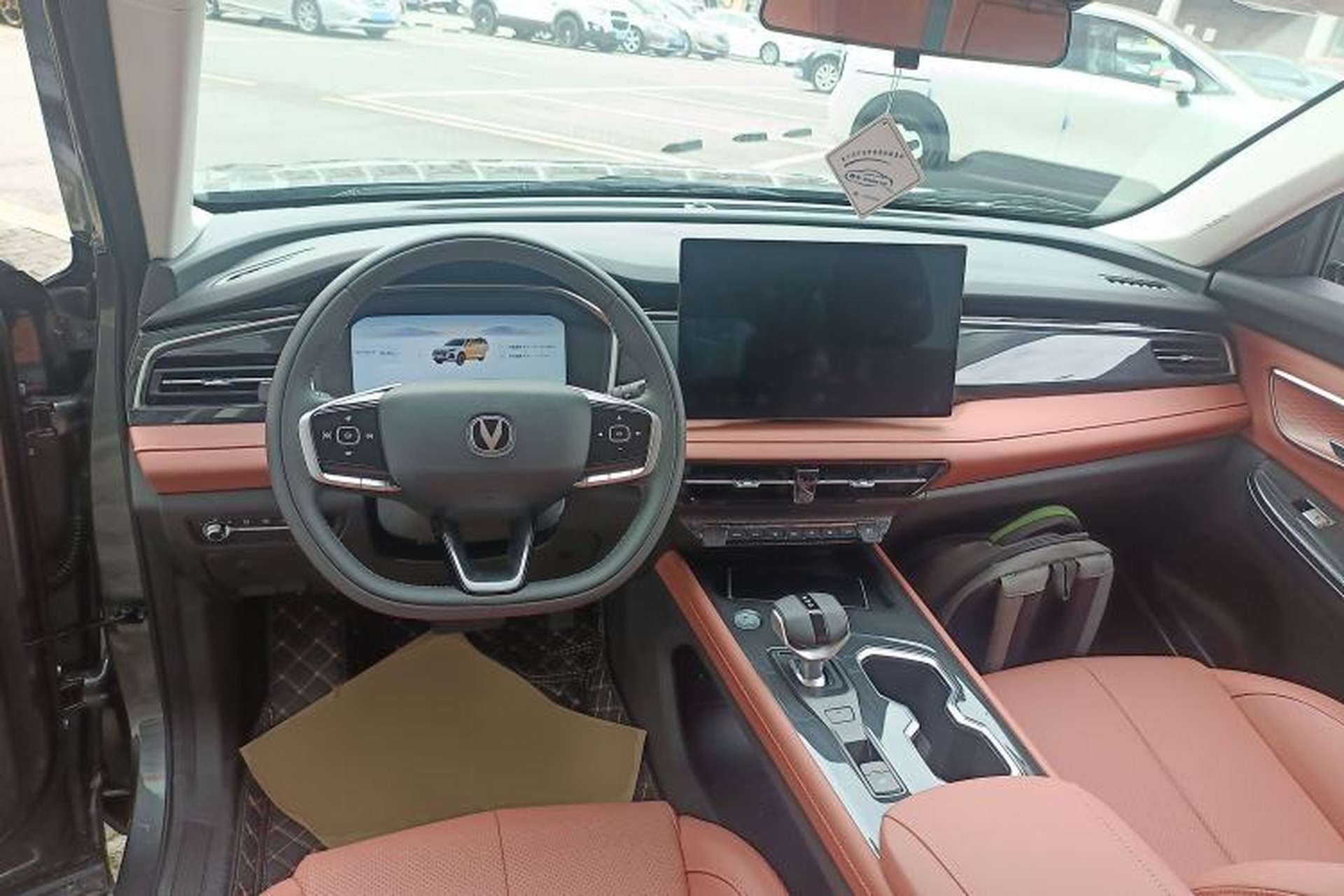 Used CHANGAN CS75 2026 Model PRO 1.5T DCT Prestige 7-Seater Center Console