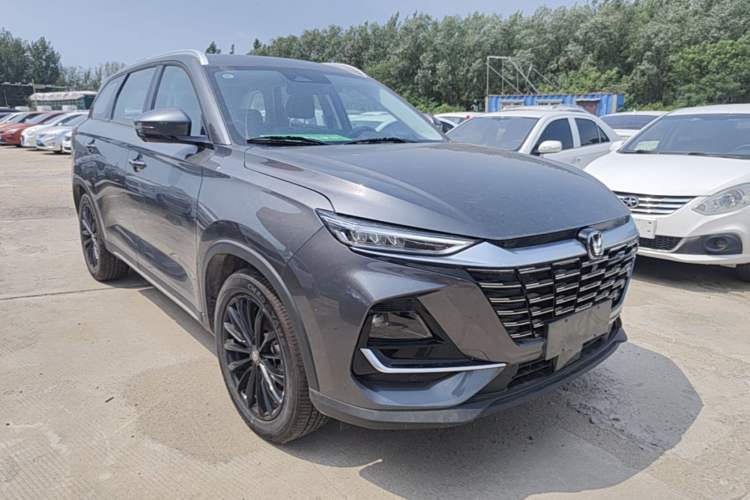 Used CHANGAN CS75 2026 Model PRO 1.5T DCT Prestige 7-Seater Front Right 45 Deg