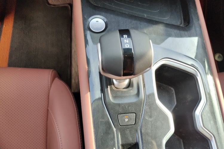 Used CHANGAN CS75 2026 Model PRO 1.5T DCT Prestige 7-Seater Gear Lever