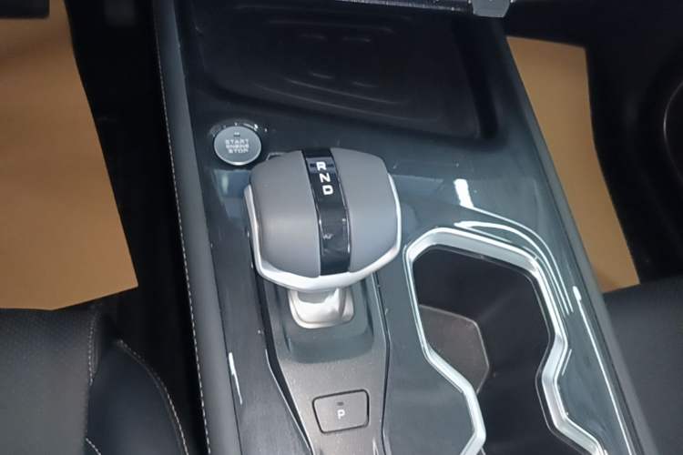 Used CHANGAN CS75 2026 Model PRO 1.5T DCT Prestige 7-Seater Gear Lever