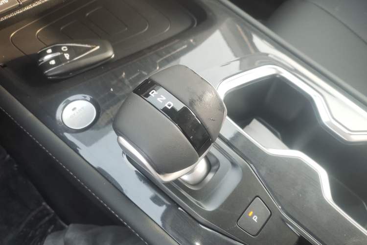 Used CHANGAN CS75 2026 Model PRO 1.5T DCT Prestige 7-Seater Gear Lever