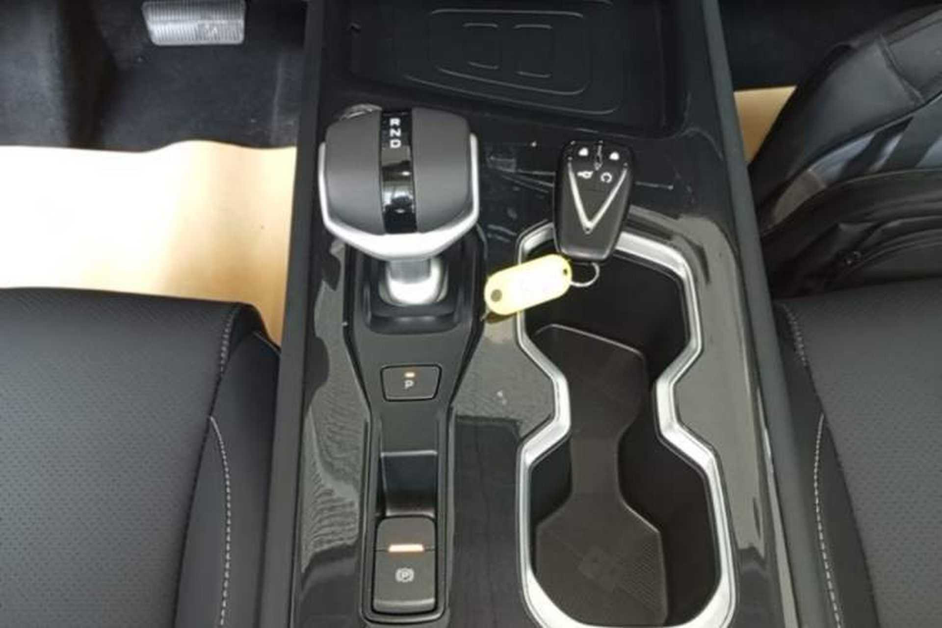 Used CHANGAN CS75 2026 Model PRO 1.5T DCT Prestige 7-Seater Gear Lever