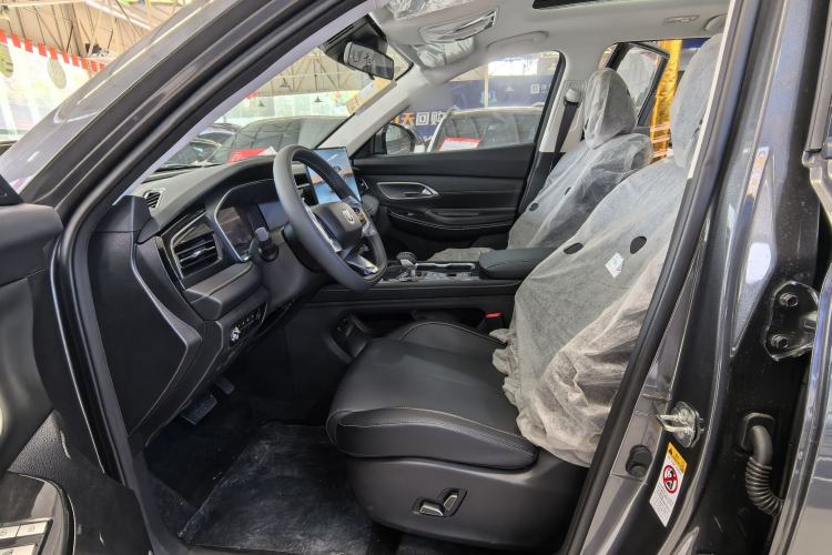 Used CHANGAN CS75 2026 Model PRO 1.5T DCT Prestige 7-Seater Interior 2