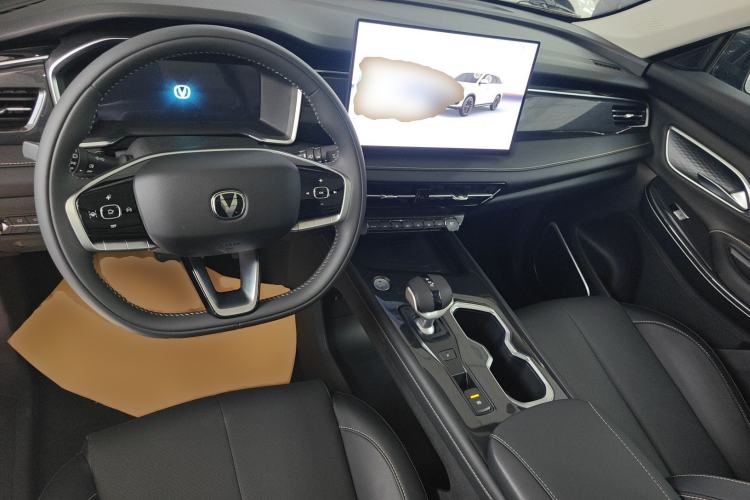 Used CHANGAN CS75 2026 Model PRO 1.5T DCT Prestige 7-Seater Interior 2