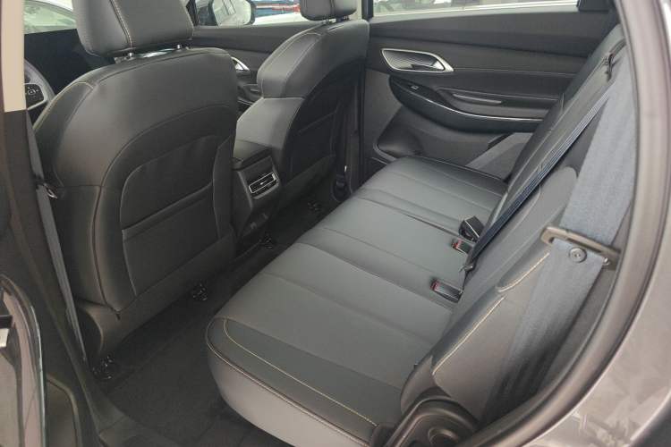 Used CHANGAN CS75 2026 Model PRO 1.5T DCT Prestige 7-Seater Interior 4