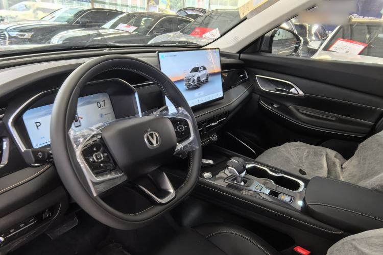Used CHANGAN CS75 2026 Model PRO 1.5T DCT Prestige 7-Seater Interior 8