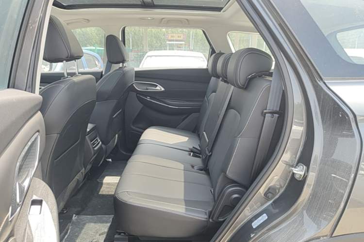 Used CHANGAN CS75 2026 Model PRO 1.5T DCT Prestige 7-Seater Left Rear Seat
