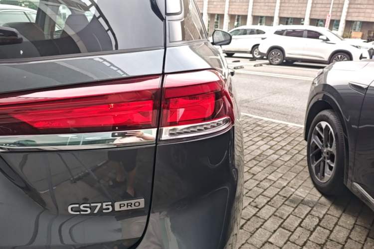 Used CHANGAN CS75 2026 Model PRO 1.5T DCT Prestige 7-Seater Right Rear Taillight