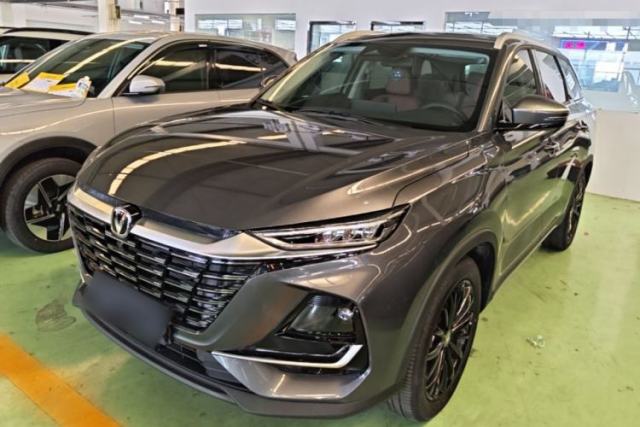 Używany CHANGAN CS75 2026 Model PRO 1.5T DCT Prestige 7-Seater