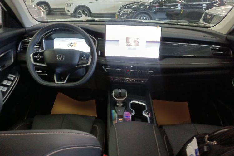 Used CHANGAN CS75 2026 Model PRO 1.5T DCT Prestige 7-Seater Center Console