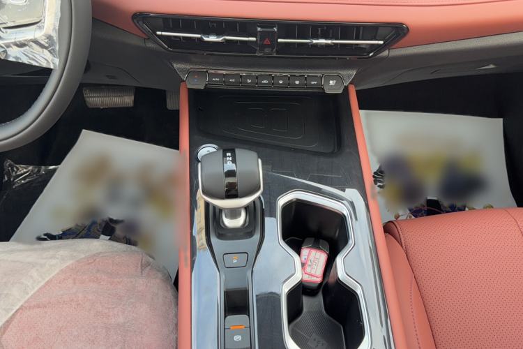 Used CHANGAN CS75 2026 Model PRO 1.5T DCT Prestige 7-Seater Gear Lever