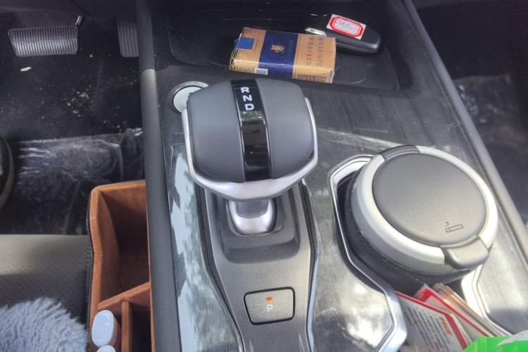 Used CHANGAN CS75 2026 Model PRO 1.5T DCT Prestige 7-Seater Gear Lever