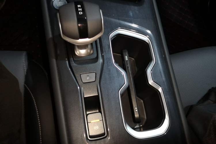 Used CHANGAN CS75 2026 Model PRO 1.5T DCT Prestige 7-Seater Gear Lever