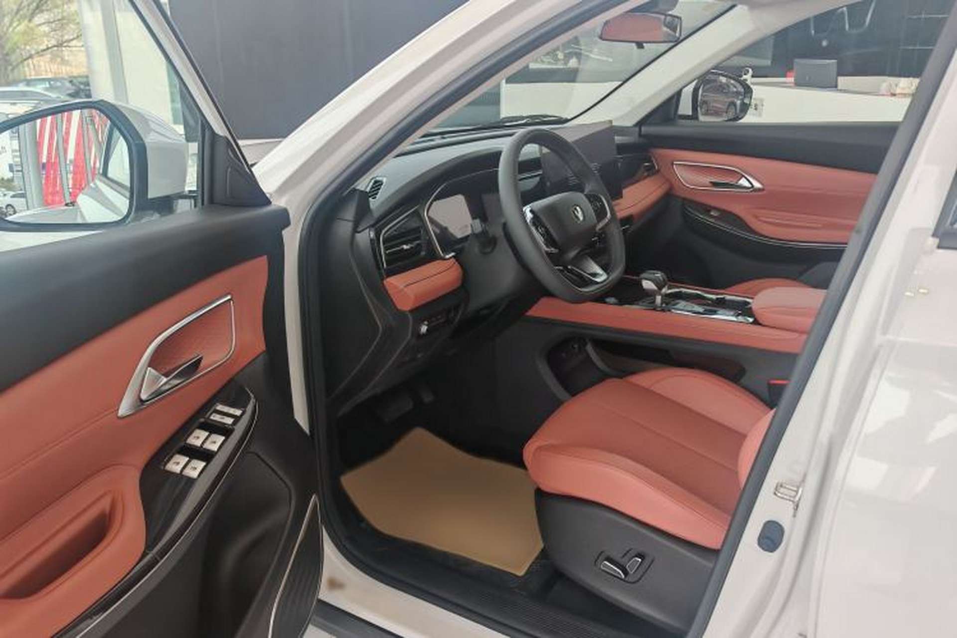 Used CHANGAN CS75 2026 Model PRO 1.5T DCT Prestige 7-Seater Interior 1