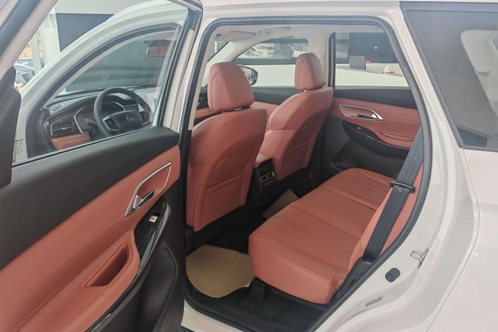 Used CHANGAN CS75 2026 Model PRO 1.5T DCT Prestige 7-Seater Interior 5