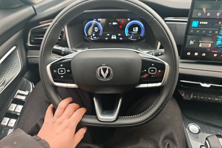 Used CHANGAN CS75 2026 Model PRO 1.5T DCT Comfort 5-Seater Steering Wheel