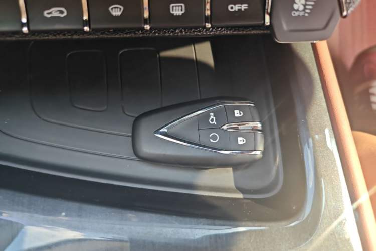 Used CHANGAN CS75 2026 Model PRO 1.5T DCT Comfort 7-Seater Vehicle Key