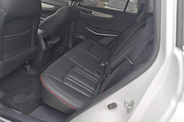 Used CHANGAN CS75 New Energy 2018 1.5T PHEV Progressive Trim Interior 4