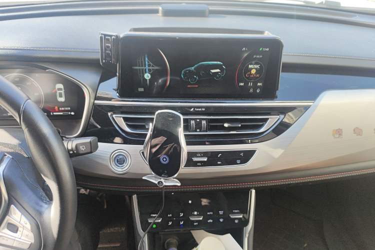 Used CHANGAN CS75 New Energy 2018 1.5T PHEV Progressive Trim Audio And AC Panel