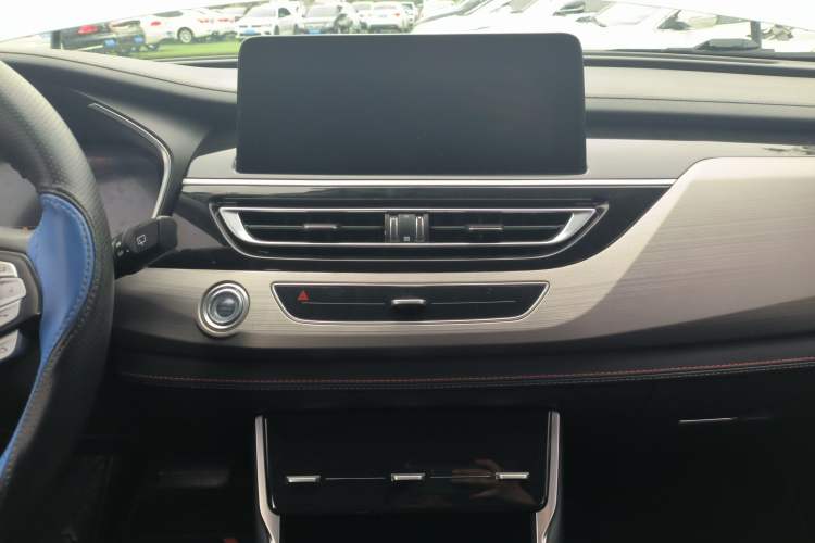 Used CHANGAN CS75 New Energy 2018 1.5T PHEV Progressive Trim Audio And AC Panel