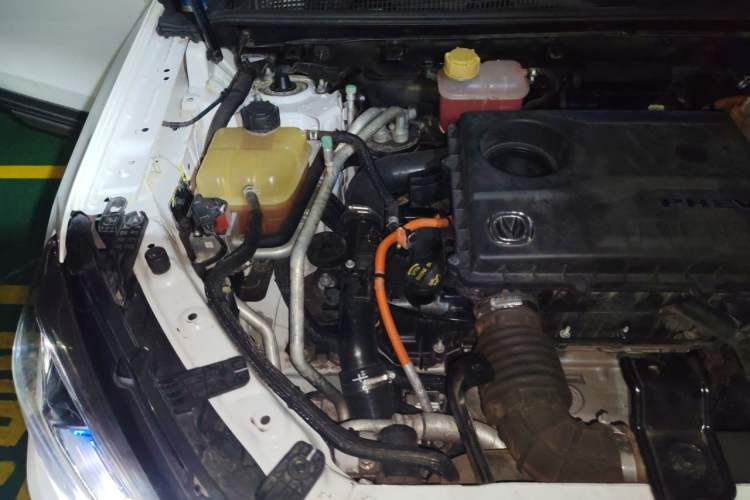 Used CHANGAN CS75 New Energy 2018 1.5T PHEV Navigation Model Engine Bay Right