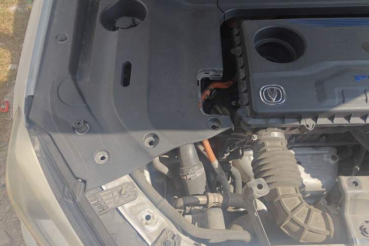 Used CHANGAN CS75 New Energy 2018 1.5T PHEV Navigation Model Engine Bay Right