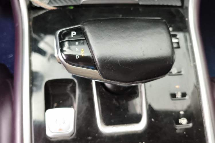 Used CHANGAN CS75 New Energy 2018 1.5T PHEV Navigation Model Gear Lever