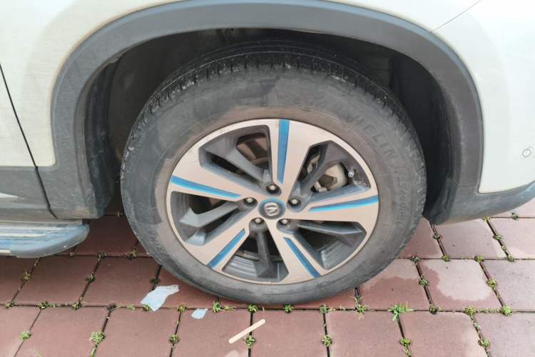 Used CHANGAN CS75 New Energy 2018 1.5T PHEV Navigation Model Right Front Wheel Hub