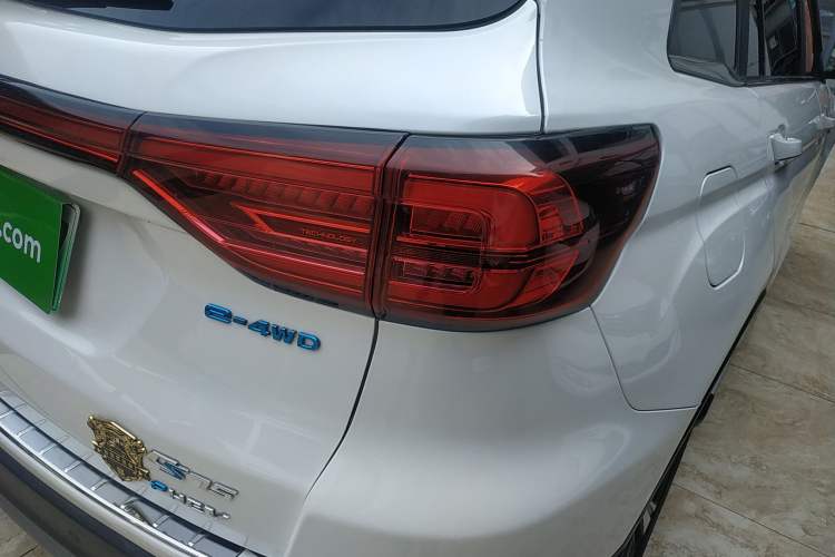 Used CHANGAN CS75 New Energy 2018 1.5T PHEV Navigation Model Right Rear Taillight