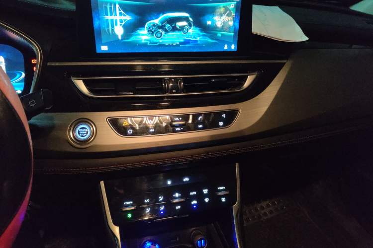 Used CHANGAN CS75 New Energy 2020 1.5T PHEV Ambition Model Audio And AC Panel