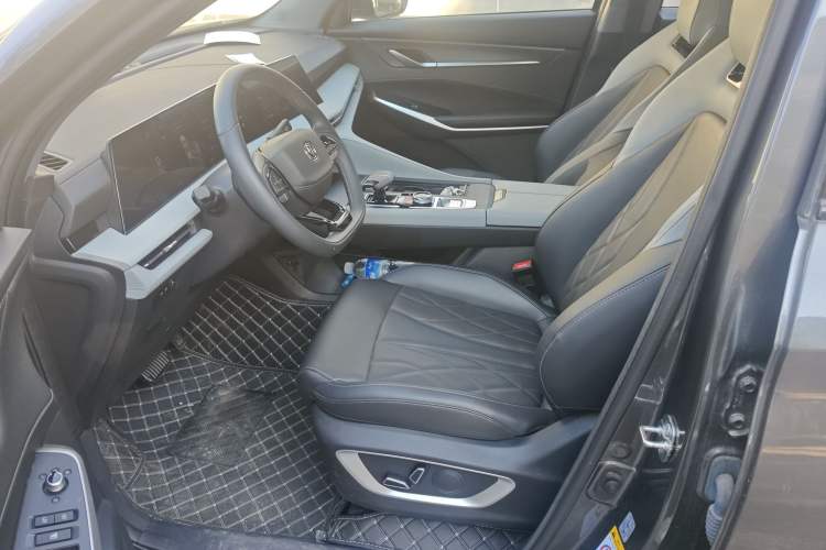 Used CHANGAN CS75 PLUS 2024 3rd Generation Champion Edition 1.5T Intelligent Drive Dynamic Model Left Front Seat