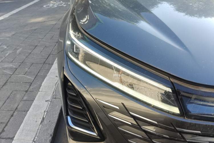 Used CHANGAN CS75 PLUS 2024 3rd Generation Champion Edition 1.5T Intelligent Drive Dynamic Model Right Front Headlight