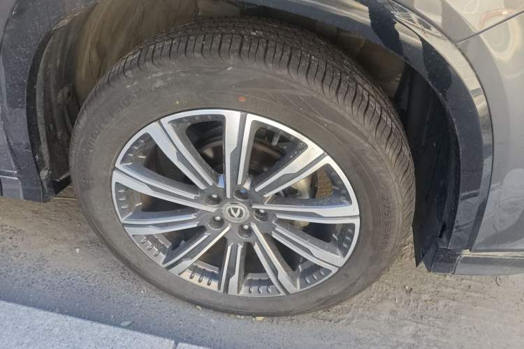 Used CHANGAN CS75 PLUS 2024 3rd Generation Champion Edition 1.5T Intelligent Drive Dynamic Model Right Front Wheel Hub