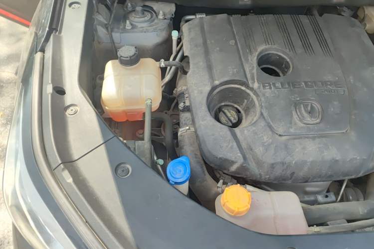 Used CHANGAN CS75 PLUS 2020 1.5T Automatic Prestige Edition Engine Bay Right