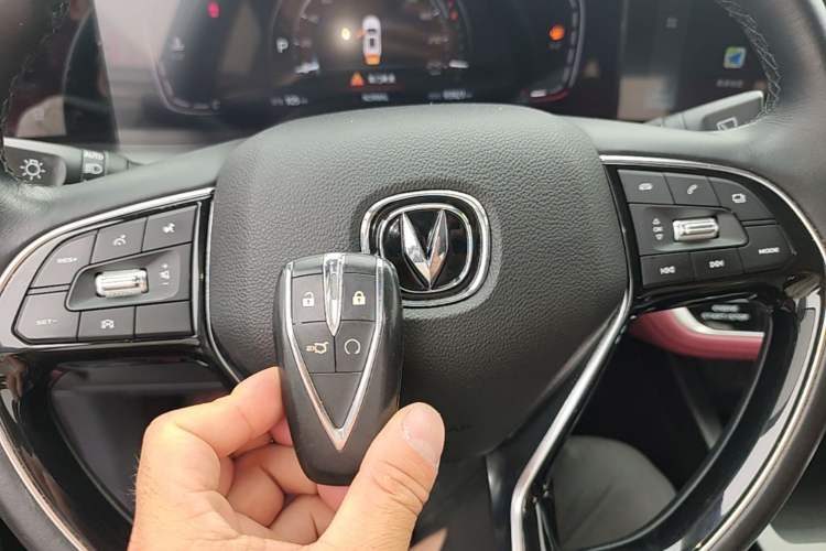 Used CHANGAN CS75 PLUS 2020 1.5T Automatic Luxury Version Interior 1