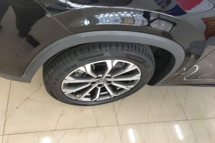 Used CHANGAN CS75 PLUS 2020 2.0T Automatic Flagship Edition Left Front Wheel Hub