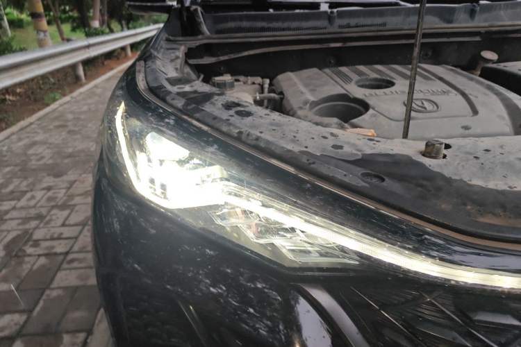 Used CHANGAN CS75 PLUS 2020 1.5T Automatic Luxury Version Right Front Headlight