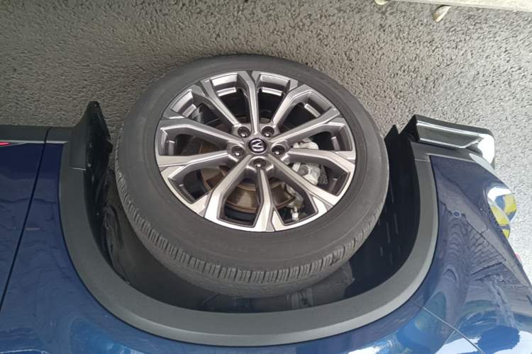 Used CHANGAN CS75 PLUS 2020 2.0T Automatic Flagship Edition Left Front Wheel Hub