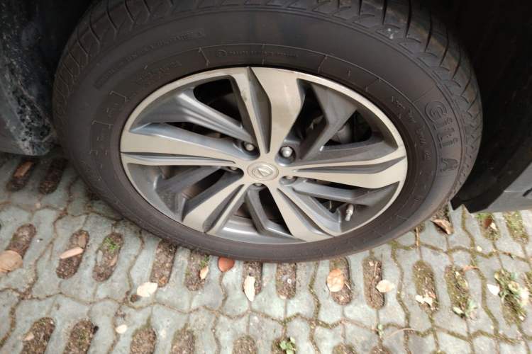 Used CHANGAN CS75 PLUS 2020 1.5T Automatic Luxury Version Right Front Wheel Hub