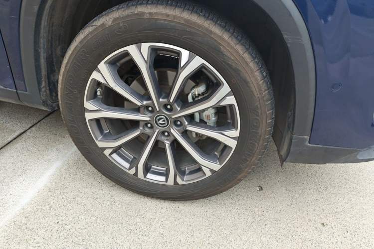 Used CHANGAN CS75 PLUS 2020 2.0T Automatic Flagship Edition Right Front Wheel Hub
