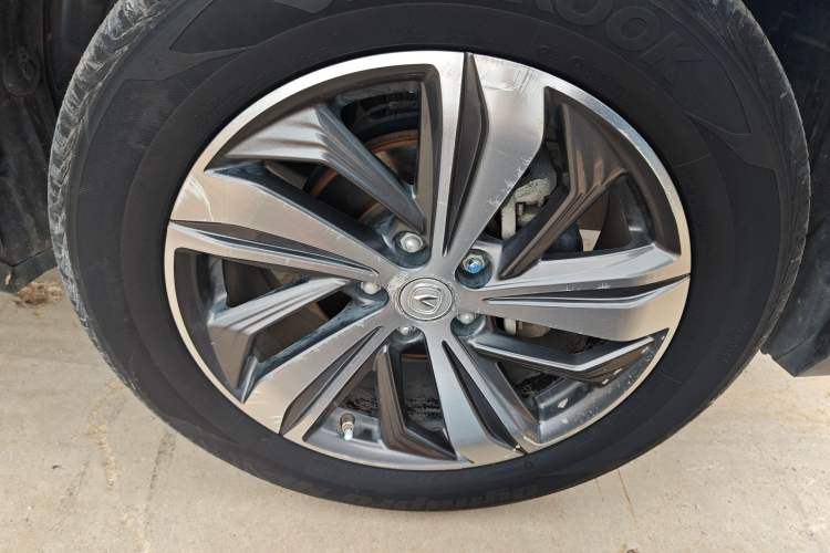 Used CHANGAN CS75 PLUS 2020 1.5T Automatic Prestige Edition Right Front Wheel Hub