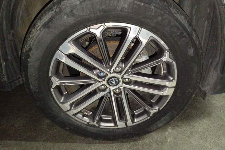 Used CHANGAN CS75 PLUS 2020 1.5T Automatic Luxury Version Right Front Wheel Hub