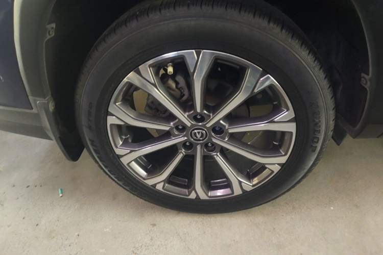 Used CHANGAN CS75 PLUS 2020 2.0T Automatic Flagship Edition Right Rear Wheel Hub