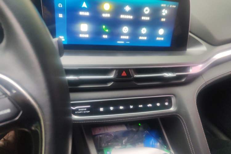 Used CHANGAN CS75 PLUS 2020 1.5T Automatic Luxury Version Audio And AC Panel