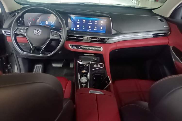 Used CHANGAN CS75 PLUS 2020 2.0T Automatic Pilot Version Center Console