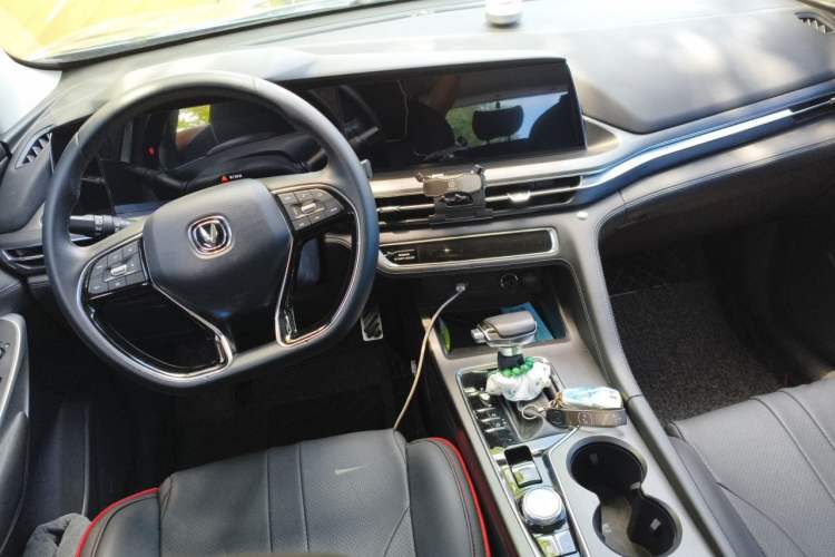 Used CHANGAN CS75 PLUS 2020 1.5T Automatic Luxury Version Center Console