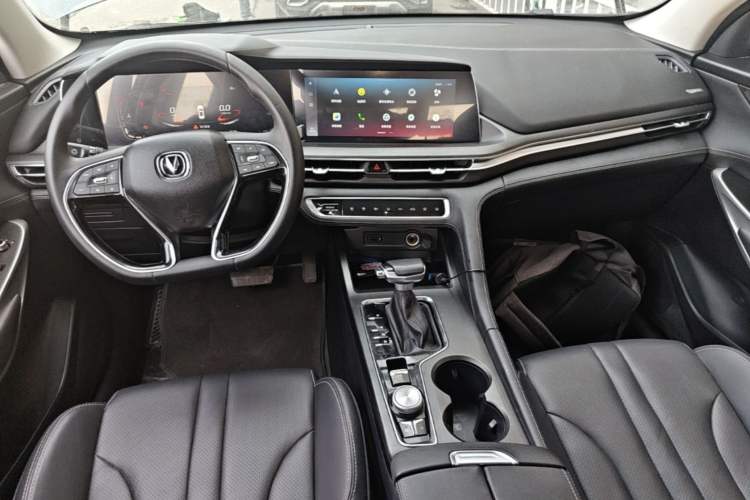 Used CHANGAN CS75 PLUS 2020 1.5T Automatic Luxury Version Center Console